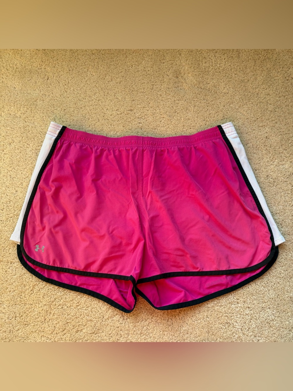 Under Armour Women's Pink Athletic Shorts w/ Brief Lining - Size XL - GUC